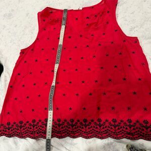 GAP Women's L Red Floral Embroidered Sleeveless Tank Top Casual